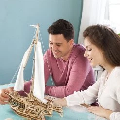 UGears 13+ Years Trimaran Merihobus